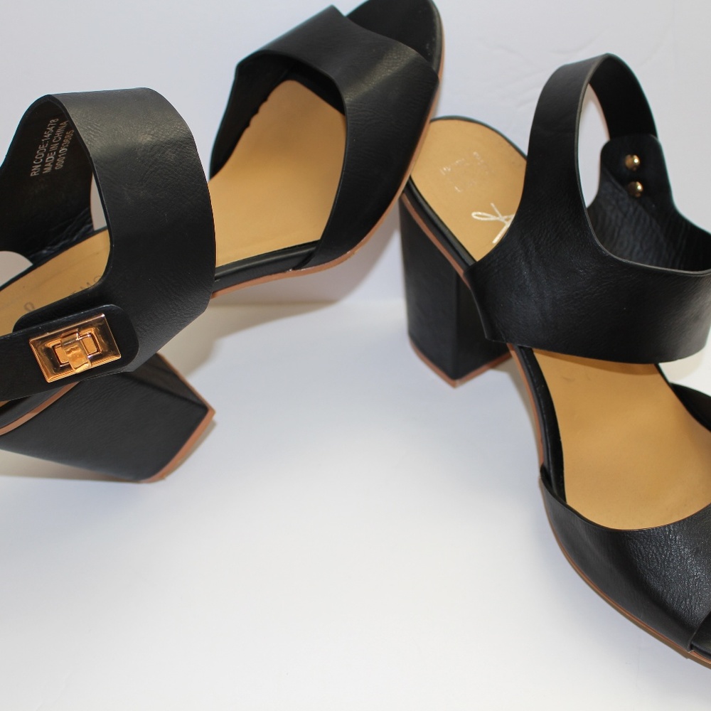 Atmosphere high heel sandal